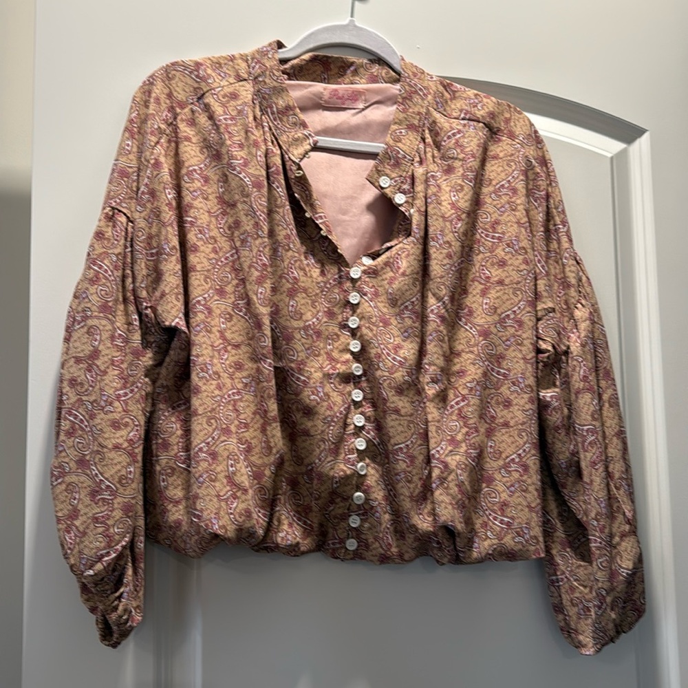 Pink Lily Blouse size medium color Beige and dusty rose